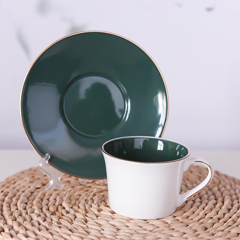 绿色款陶瓷杯碟
